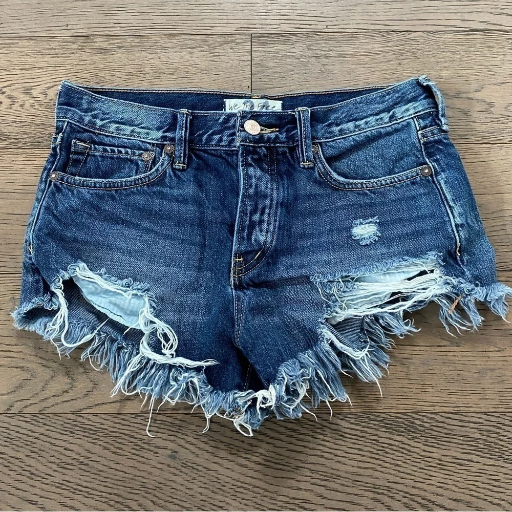 We The Free Button Fly Distressed Frayed Hem Jean Shorts - Picture 2 of 7